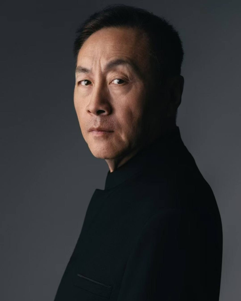 芝山一郎：今の市場環境において、なぜ日本の半導体株を買い持ちし、同時にドル円を売っているのでしょうか?